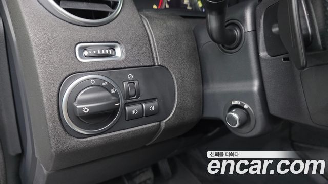 Land Rover Discovery 4 3.0 SDV6 HSE 2016 — фото 12