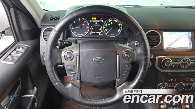 Land Rover Discovery 4 3.0 SDV6 HSE 2016 — фото 13