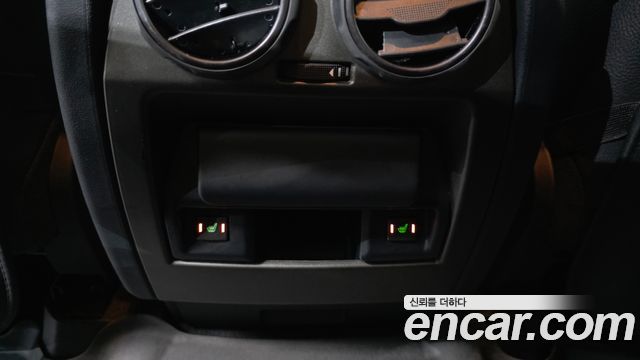 Land Rover Discovery 4 3.0 SDV6 HSE 2016 — фото 17