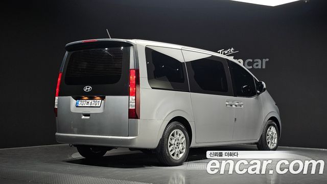 Hyundai Staria HEV 1.6 Tourer 11-Seater Modern 2025 — фото 2