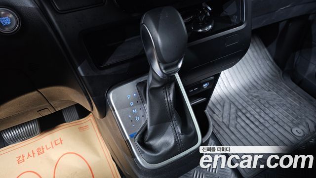 Hyundai Staria HEV 1.6 Tourer 11-Seater Modern 2025 — фото 9