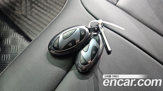 Hyundai Staria HEV 1.6 Tourer 11-Seater Modern 2025 — фото 14
