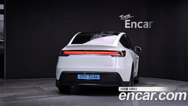 Tesla Model Y Long Range AWD 2025 — фото 4