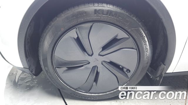 Tesla Model Y Long Range AWD 2025 — фото 5