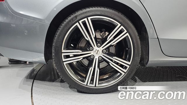 Volvo S60 (III) T5 Inscroption 2020 — фото 5