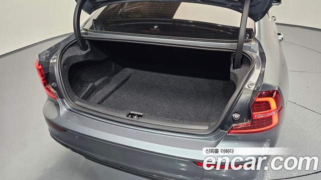 Volvo S60 (III) T5 Inscroption 2020 — фото 37