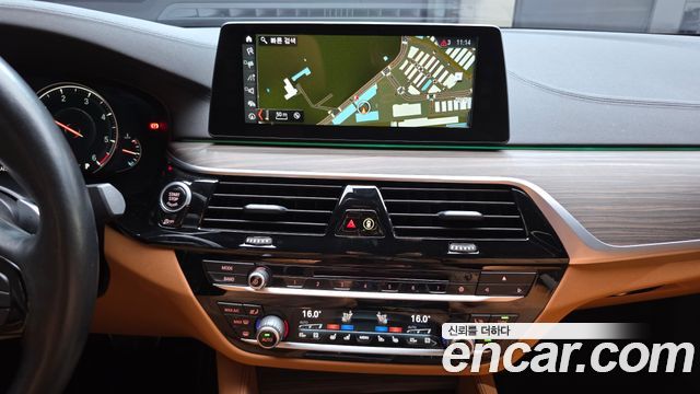 BMW 5 Series (G30) 520d M Sport Package Plus 2017 — фото 17