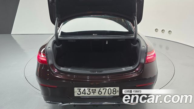 Mercedes-Benz E-Class (W213) E220d Coupe 2020 — фото 35
