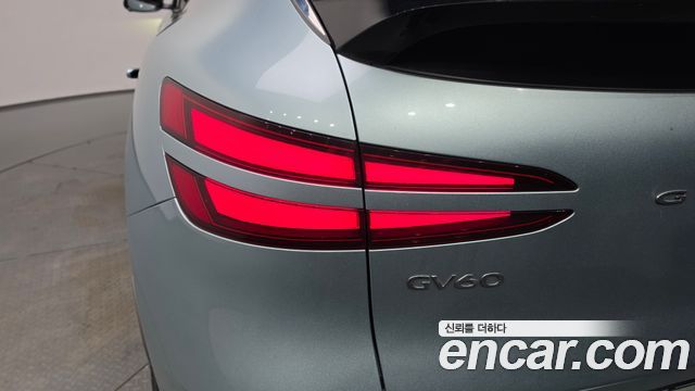 Genesis GV60 Standard AWD 2022 — фото 23