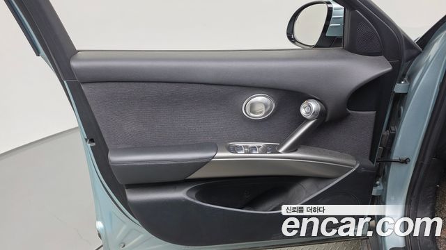 Genesis GV60 Standard AWD 2022 — фото 24