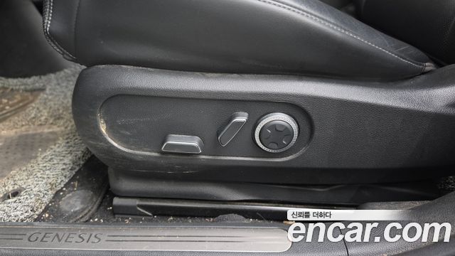 Genesis GV60 Standard AWD 2022 — фото 33