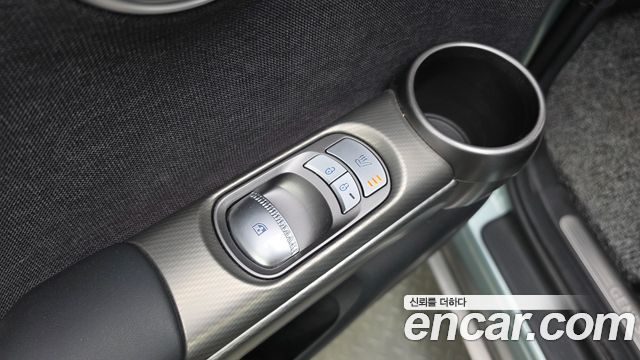 Genesis GV60 Standard AWD 2022 — фото 36