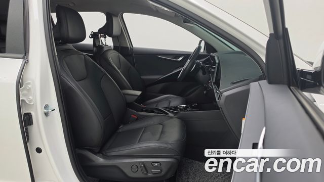 Kia Niro Prestige 2024 — фото 12