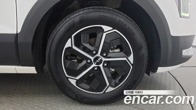 Kia Niro Prestige 2024 — фото 21