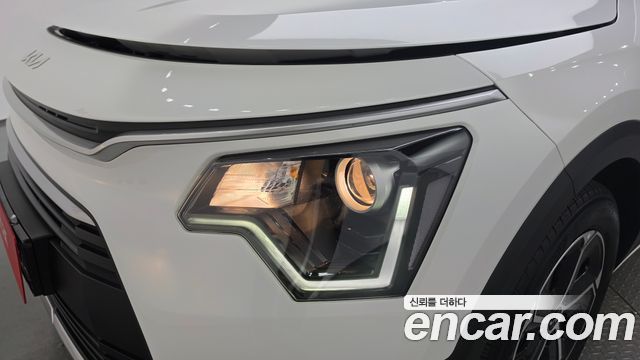Kia Niro Prestige 2024 — фото 22