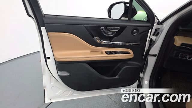 Lincoln Corsair 2.0 Reserve AWD 2021 — фото 24
