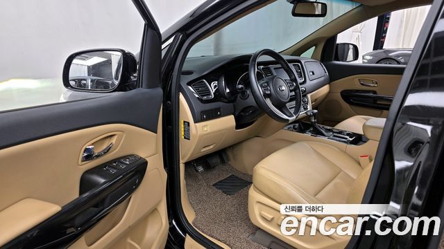 Kia Carnival 9-Seater Hi-Limousine Prestige Hiroof 2019 — фото 10