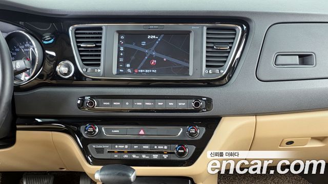 Kia Carnival 9-Seater Hi-Limousine Prestige Hiroof 2019 — фото 14