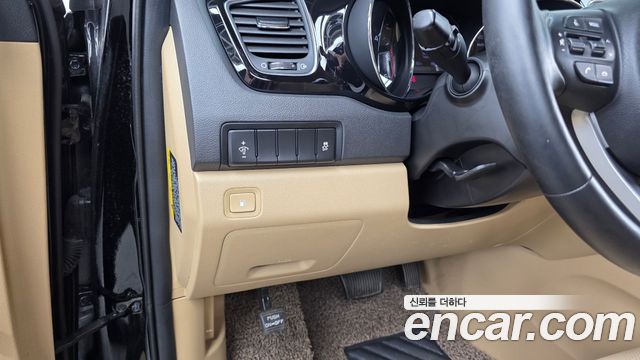 Kia Carnival 9-Seater Hi-Limousine Prestige Hiroof 2019 — фото 16