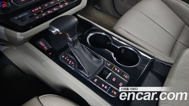 Kia Carnival 7-Seater Limousine President 2019 — фото 9