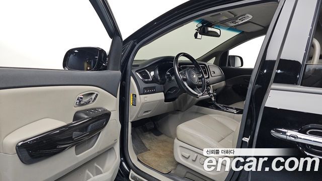 Kia Carnival 7-Seater Limousine President 2019 — фото 10