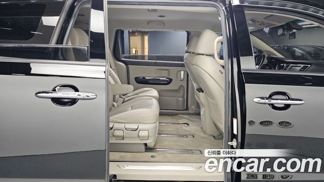 Kia Carnival 7-Seater Limousine President 2019 — фото 11