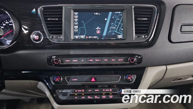 Kia Carnival 7-Seater Limousine President 2019 — фото 18