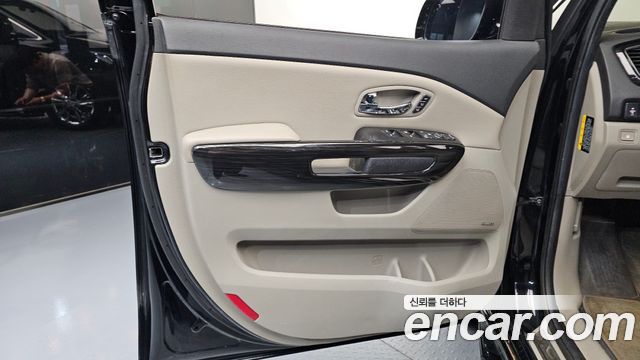 Kia Carnival 7-Seater Limousine President 2019 — фото 24