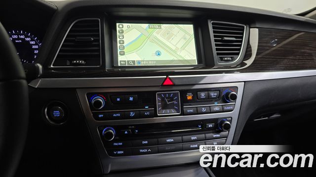Genesis G80 3.3 GDI AWD Luxury 2017 — фото 12