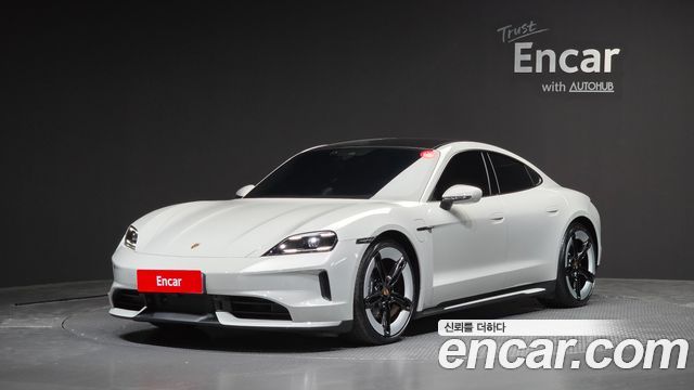 Porsche Taycan Base