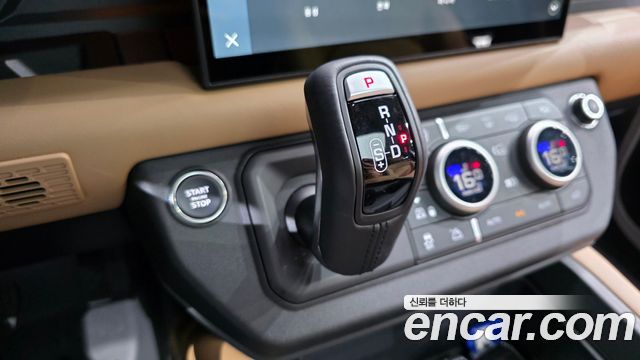 Land Rover Defender (L663) 110 P300 X-Dynamic SE 2025 — фото 9
