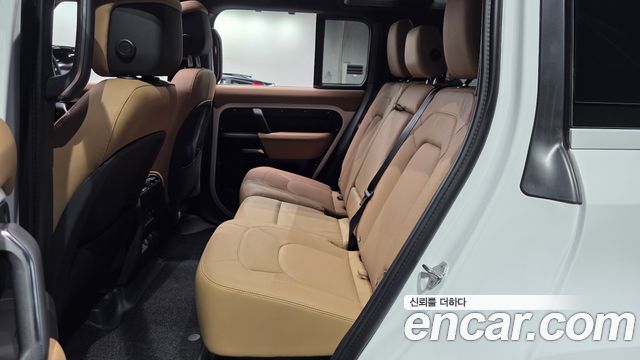 Land Rover Defender (L663) 110 P300 X-Dynamic SE 2025 — фото 11