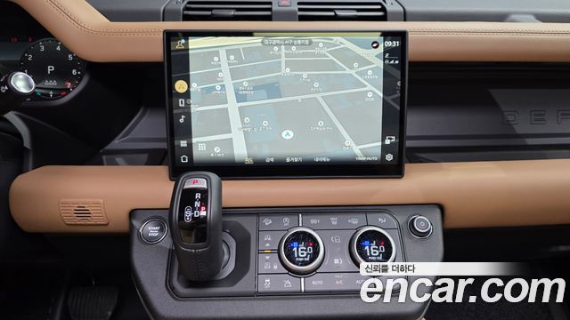 Land Rover Defender (L663) 110 P300 X-Dynamic SE 2025 — фото 17