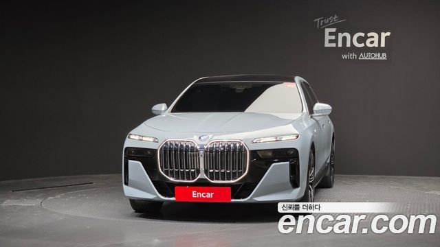 BMW 7 Series (G70) 750e xDrive M Sport 2023 — фото 3