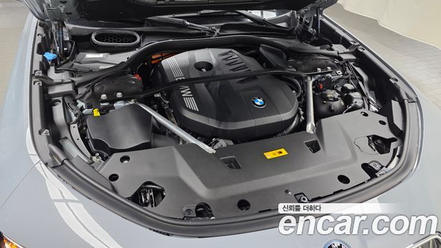 BMW 7 Series (G70) 750e xDrive M Sport 2023 — фото 6