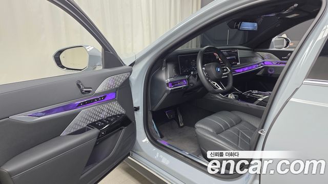 BMW 7 Series (G70) 750e xDrive M Sport 2023 — фото 10