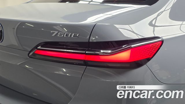 BMW 7 Series (G70) 750e xDrive M Sport 2023 — фото 23