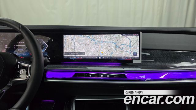 BMW 7 Series (G70) 750e xDrive M Sport 2023 — фото 36