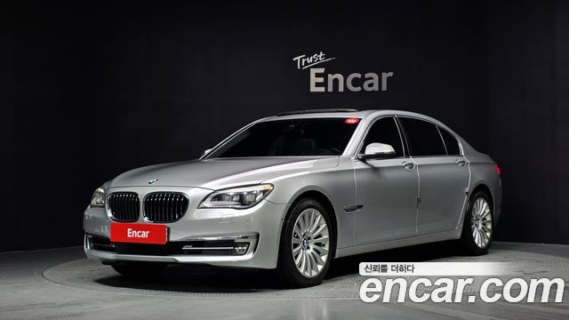 BMW 7 Series (F01) 740Li