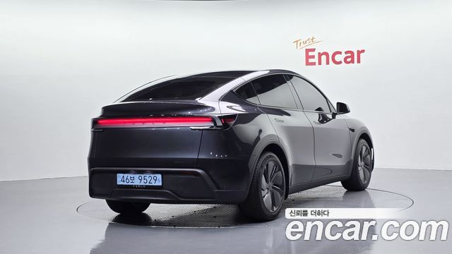 Tesla Model Y RWD 2025 — фото 2