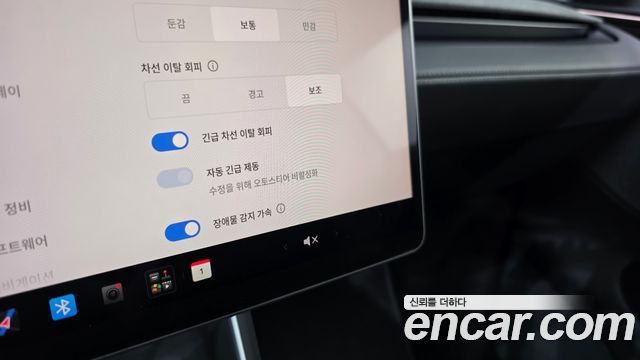 Tesla Model Y RWD 2025 — фото 19