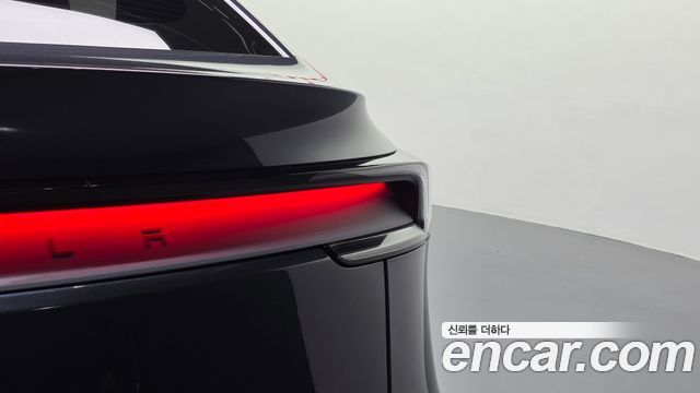 Tesla Model Y RWD 2025 — фото 23