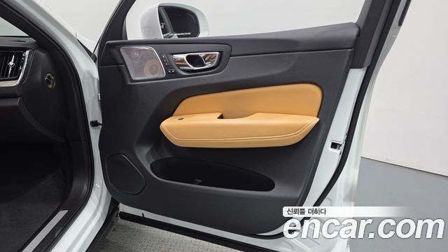 Volvo XC60 (II) T6 Inscription 2019 — фото 24