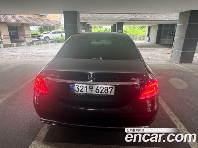 Mercedes-Benz E-Class (W213) E220d 4MATIC Exclusive 2020 — фото 4