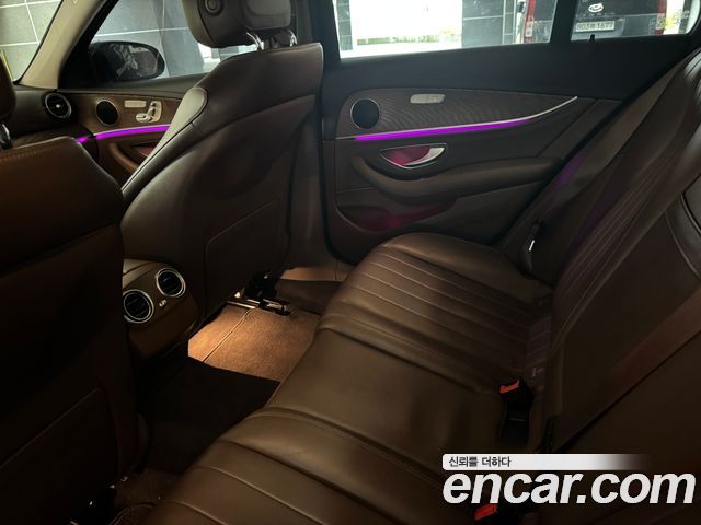 Mercedes-Benz E-Class (W213) E220d 4MATIC Exclusive 2020 — фото 10