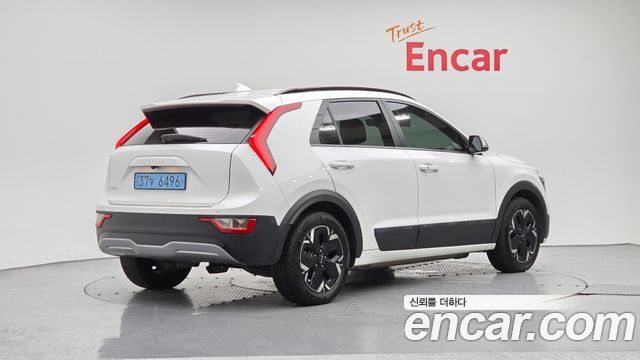 Kia Niro EV Air 2023 — фото 2