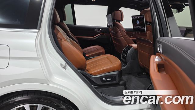 BMW X7 (G07) xDrive 40d Design Pure Excellence 6-Seater 2023 — фото 11