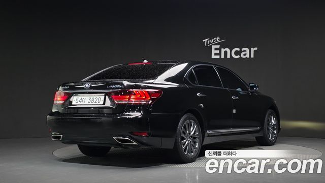 Lexus LS600hL 5-Seats Ottoman XF40 2014 — фото 2