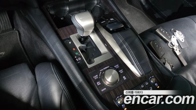 Lexus LS600hL 5-Seats Ottoman XF40 2014 — фото 9