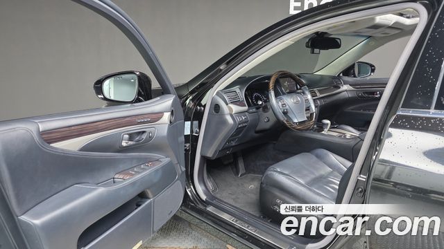 Lexus LS600hL 5-Seats Ottoman XF40 2014 — фото 11